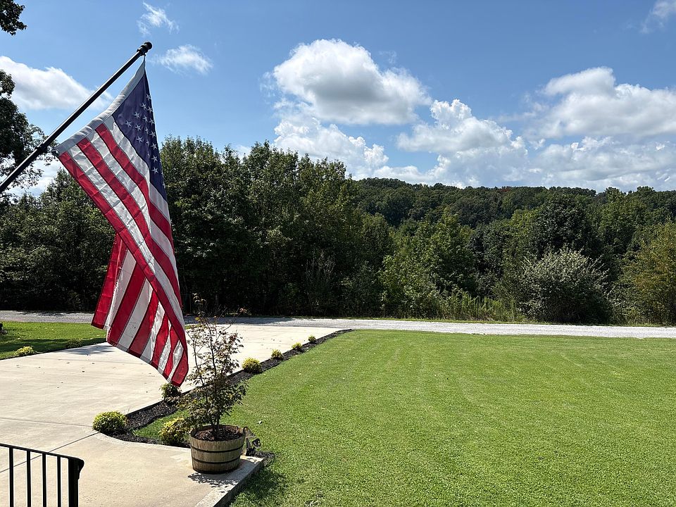 10112 Tommys Ln, Soddy Daisy, TN 37379 | Zillow