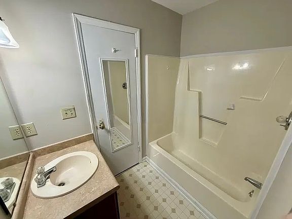 4th image of 126 S Atley Ln