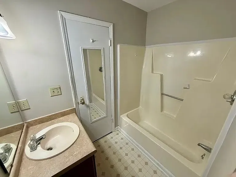 126 S Atley Ln #MAIN — Photo 4