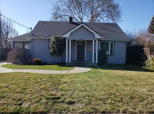908 SW Oak St, Grants Pass, OR 97526