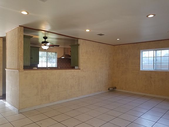4th image of 20871 Burbank Blvd