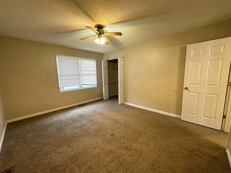 305 Elmer St #12 — Photo 9