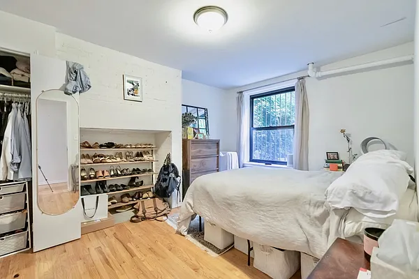 Rented by KYLM, LLC | media 14