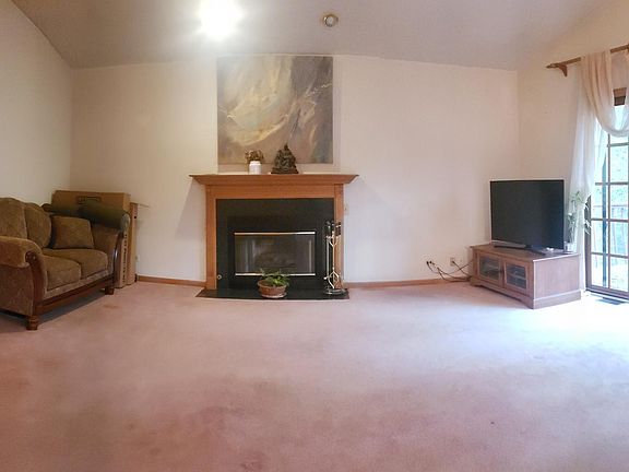 2nd image of 1407 Pine Woods Ct