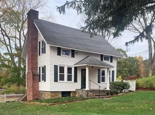 15 Locust Rd, Greenwich, CT 06831