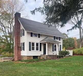15 Locust Rd, Greenwich, CT, 06831