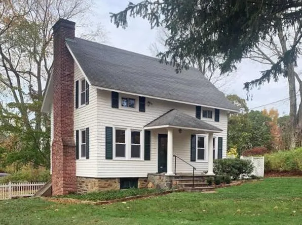 15 Locust Rd, Greenwich, CT 06831