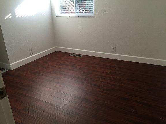 3rd image of 1643 Kennedy Dr
