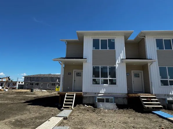 50 SW Lavelle Close, Red Deer, AB T4S 0S5