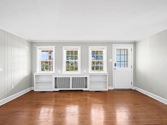 3rd image of 128 S Elm Ave #1