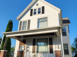 2548 Jackson St #1, Dubuque, IA 52001