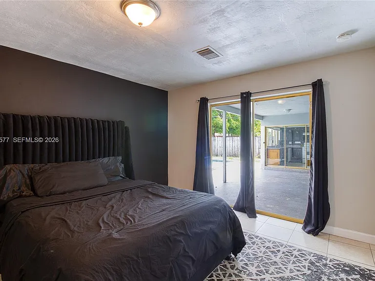 6620 NW 21st Ct — Photo 23