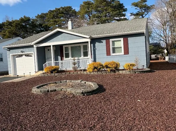 28 Caldwell Drive, Toms River, NJ 08757