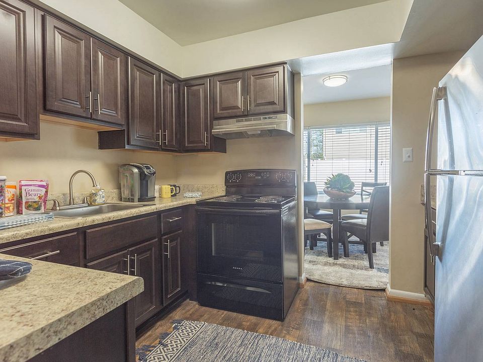 Grand Lake Townhomes