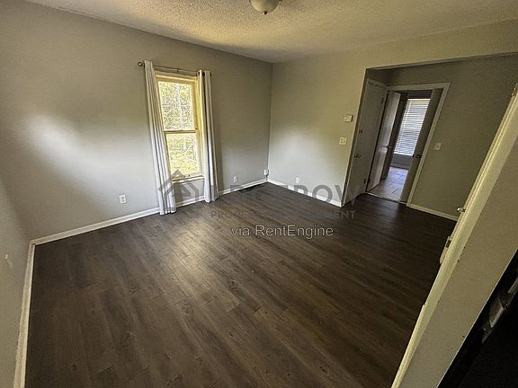 3rd image of 354 Holmdene Blvd NE