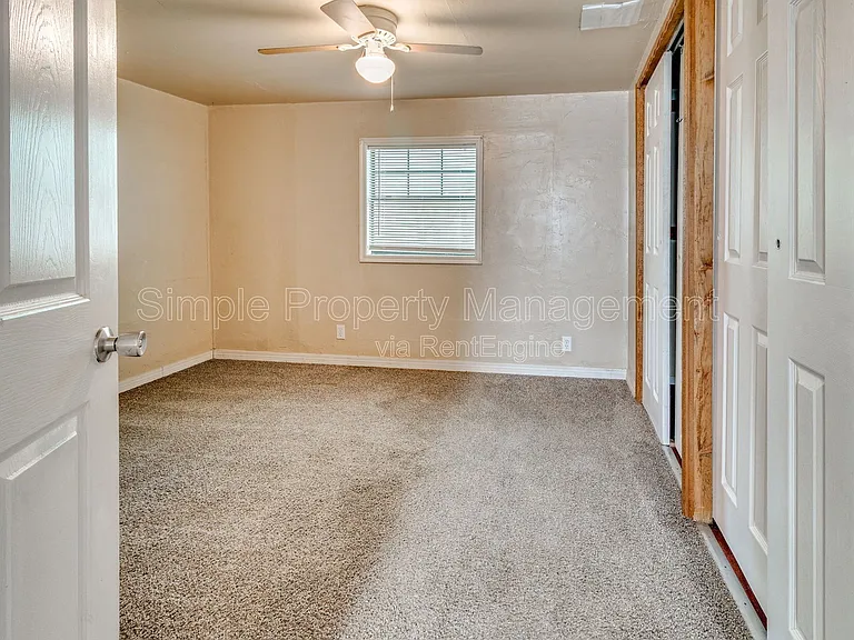 2117 SE 12th St — Photo 9