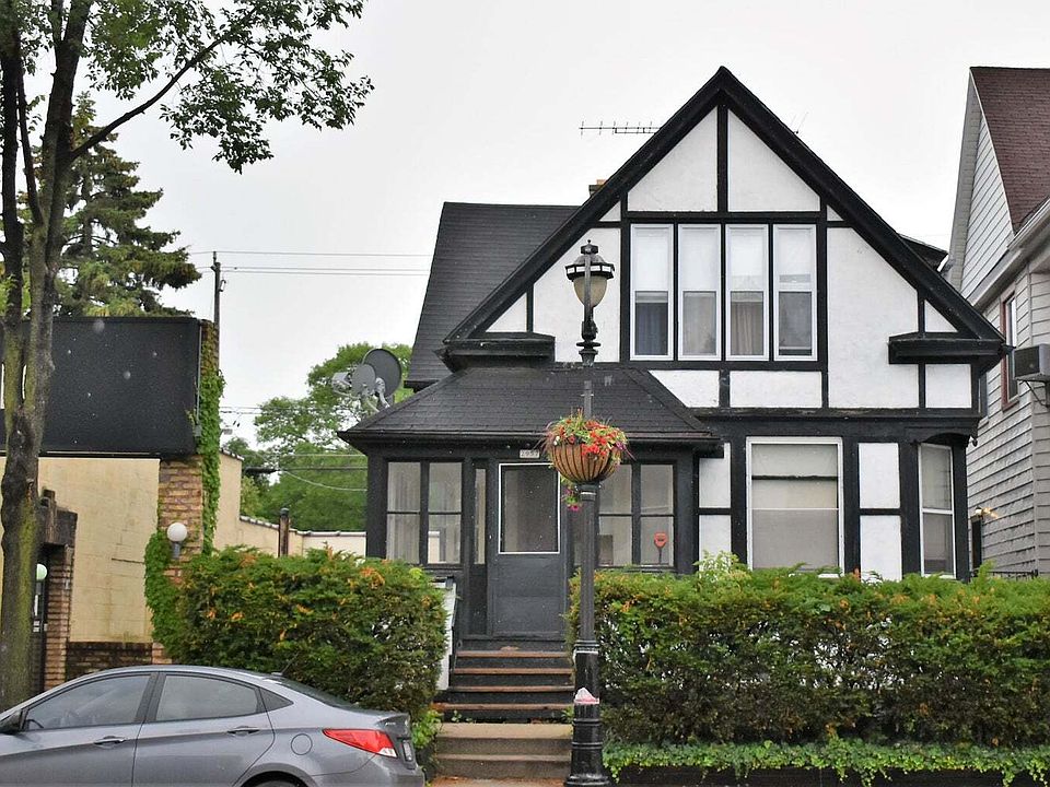 1st image of 2959 N Oakland Ave