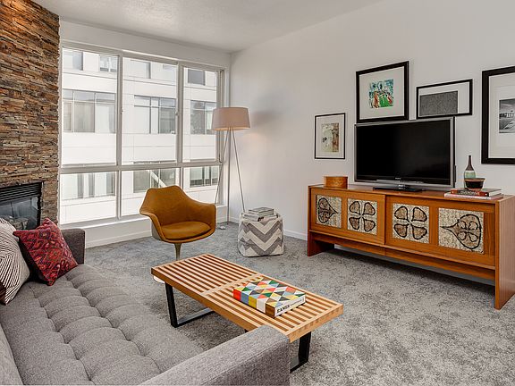 5th image of 160 S Hudson Ave Unit 318