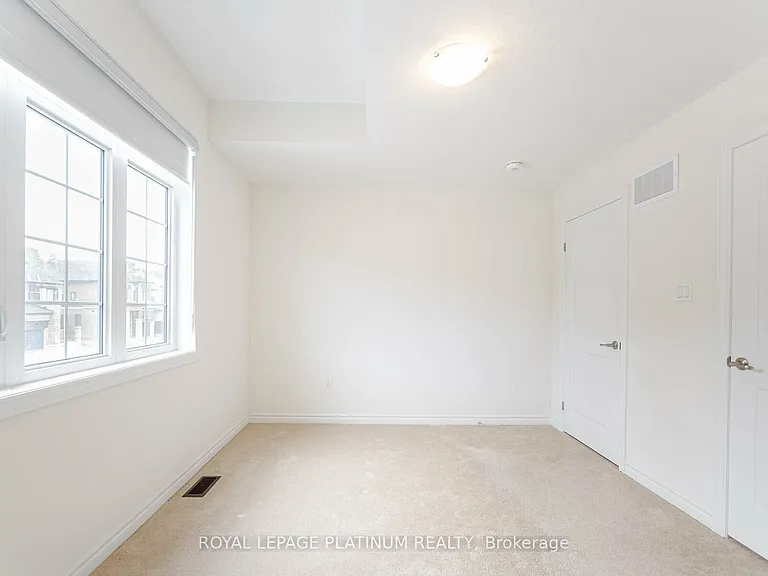 74 Macklin St — Photo 8