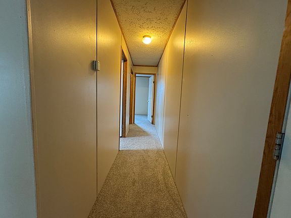 4th image of 373 Brookside Mnr