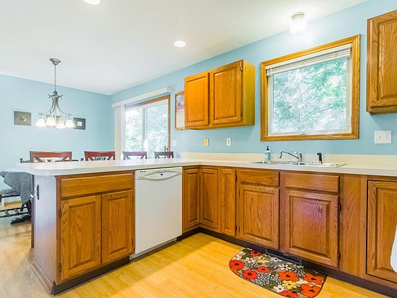 4th image of 10570 Southfield Dr