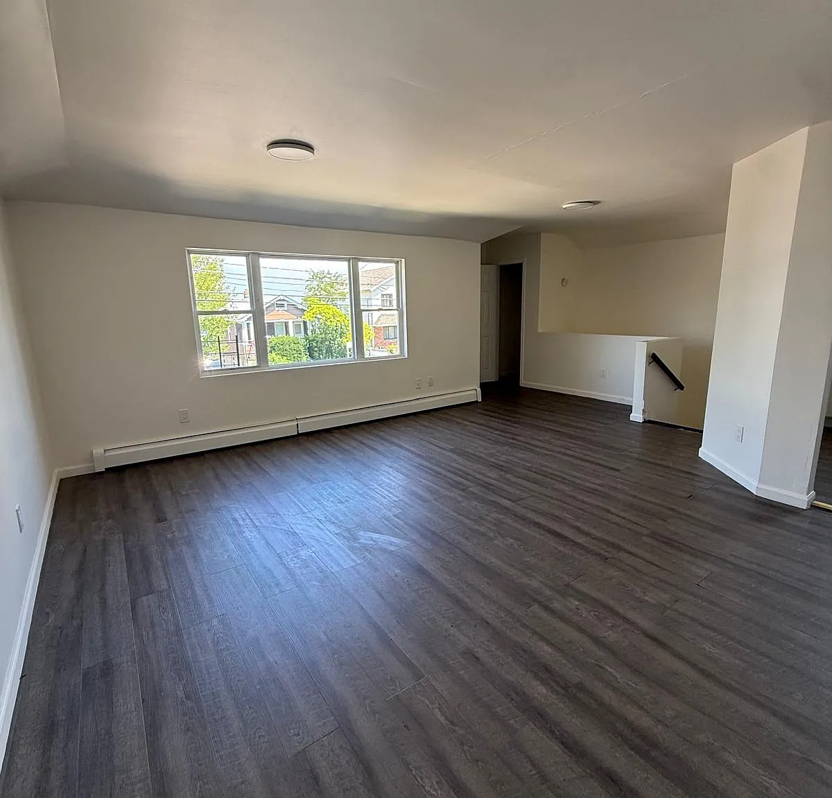 3 bed, $3,373 — Photo 1