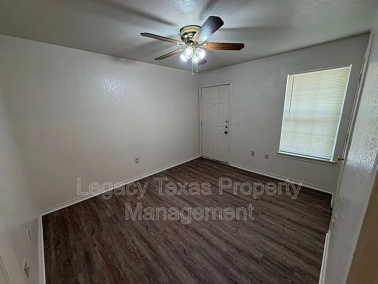 1106 Williams Ave #D — Photo 14