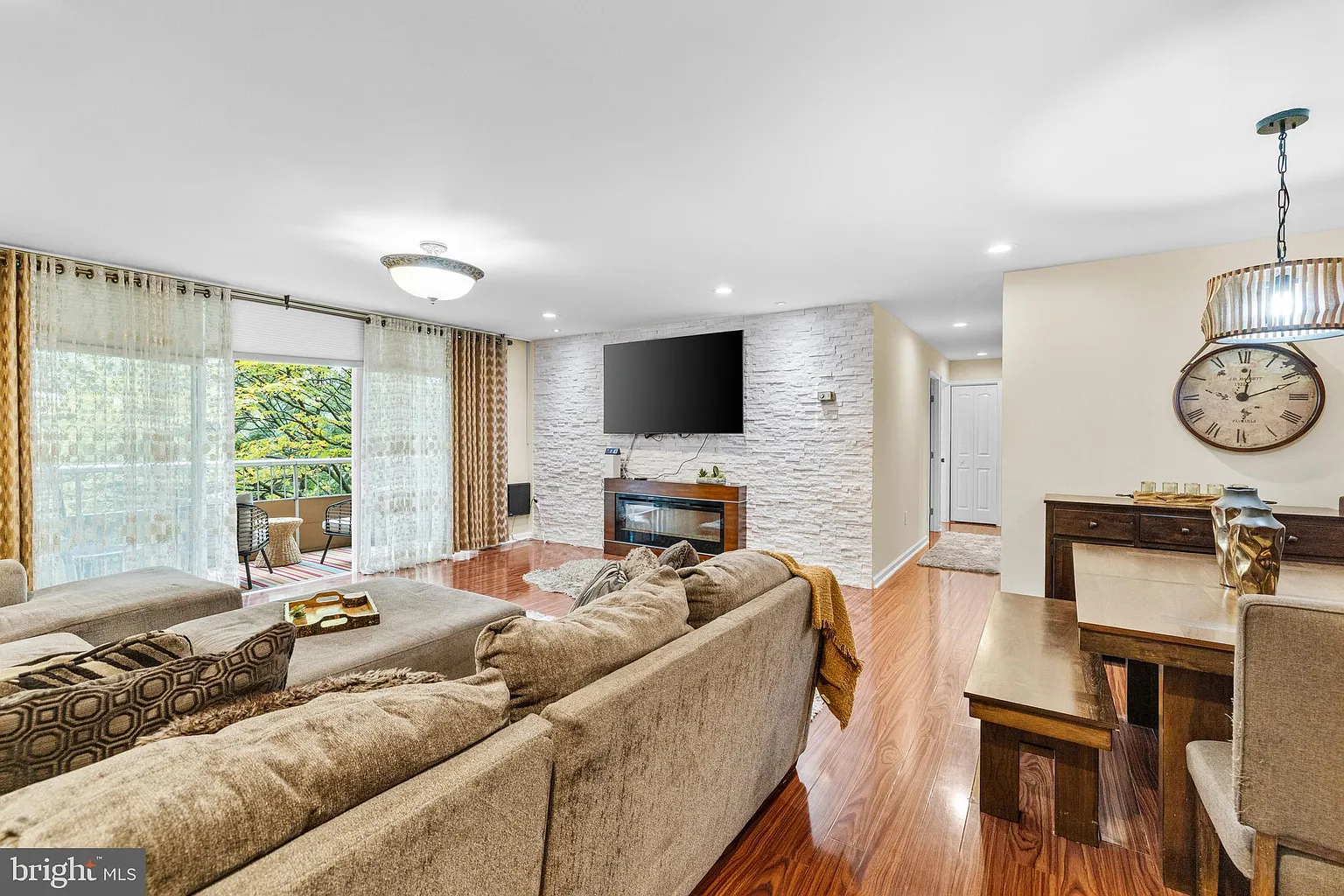 100 West Ave #326 photo 1