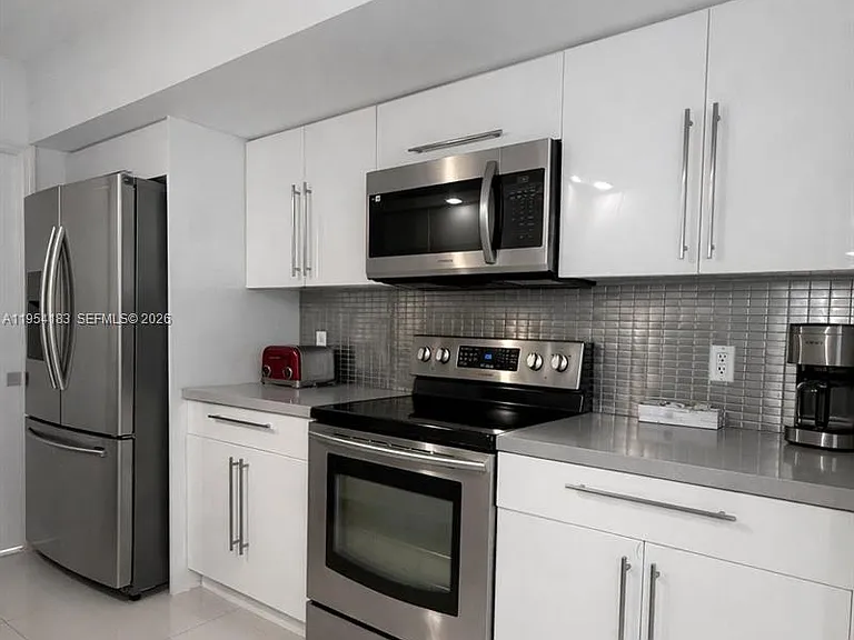 6917 Collins Ave #1206 — Photo 11