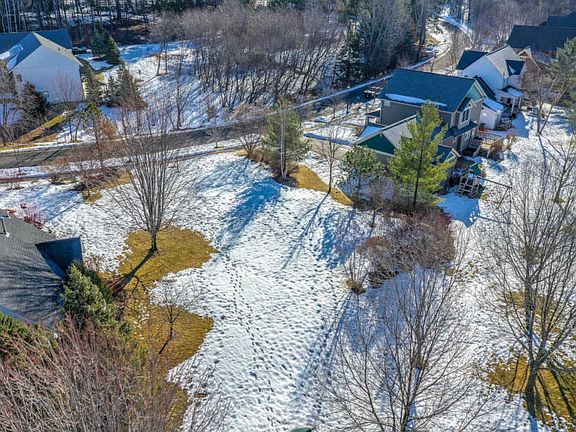 5th image of 308 Melville Ct N