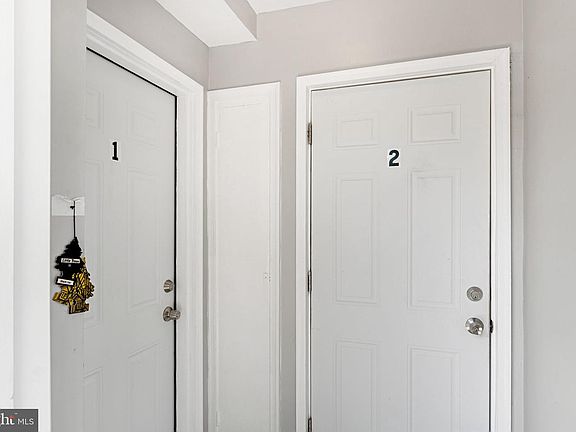 3rd image of 834 19th St NE