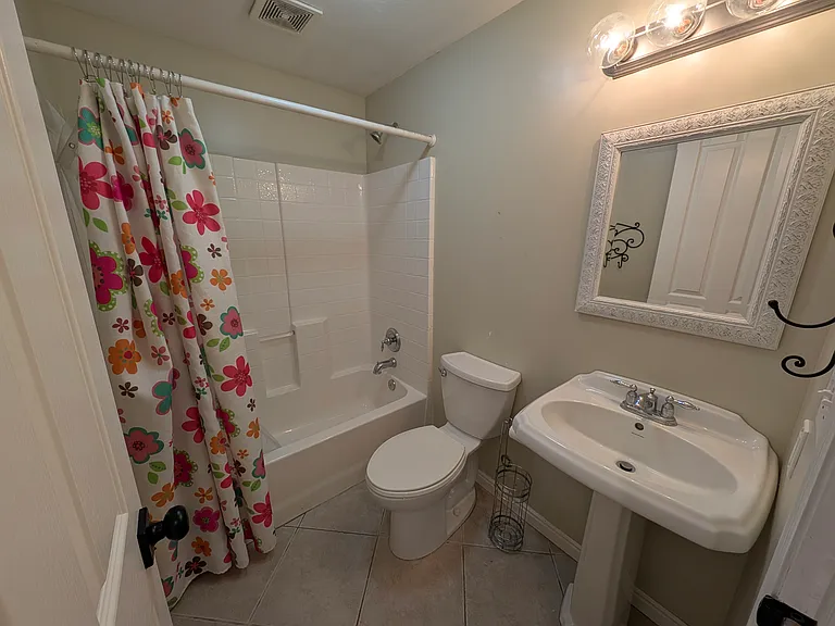 8743 N Franklin Dr — Photo 44