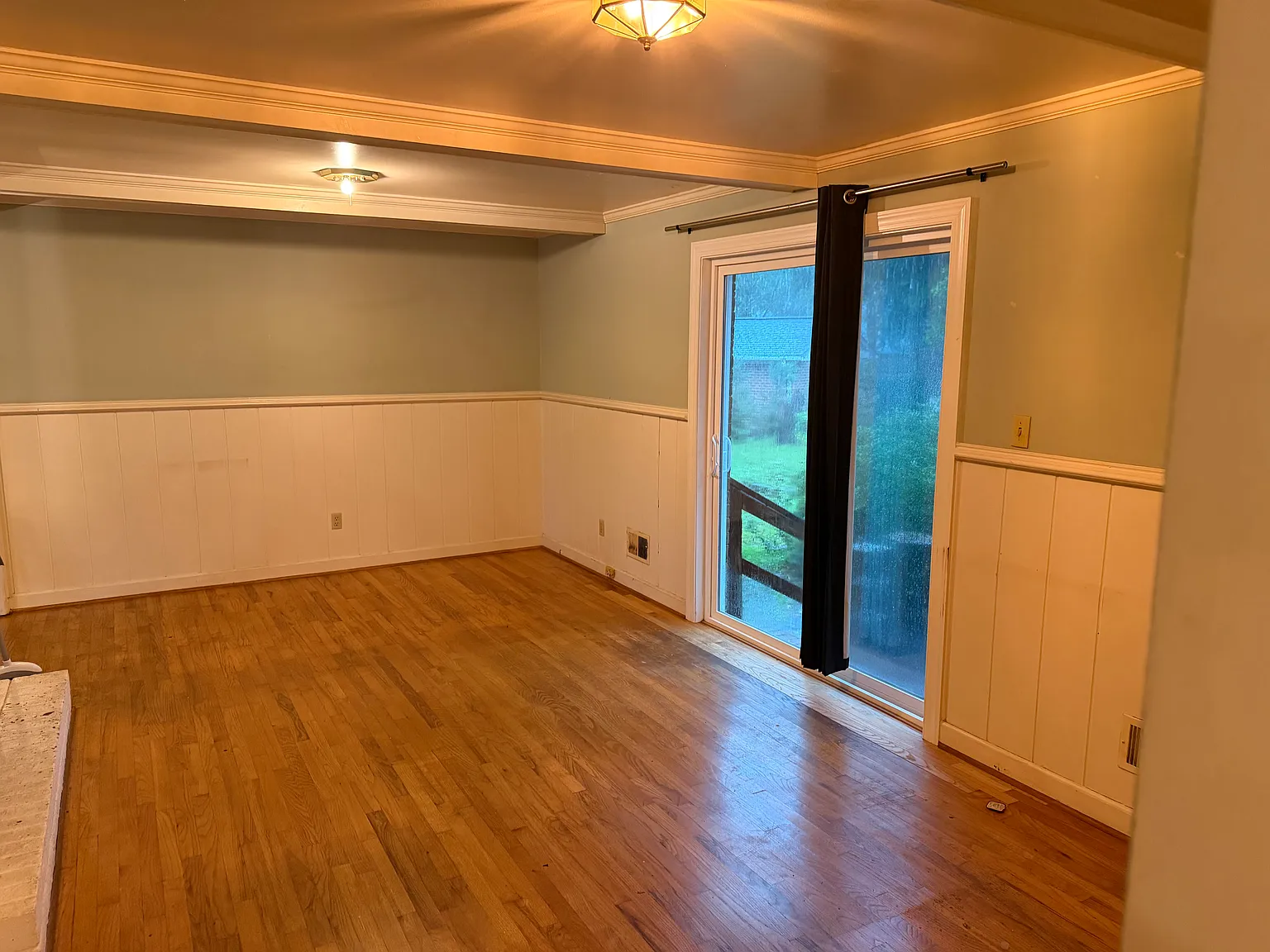 4 bed, 2000 sqft, $2,700 — Photo 3