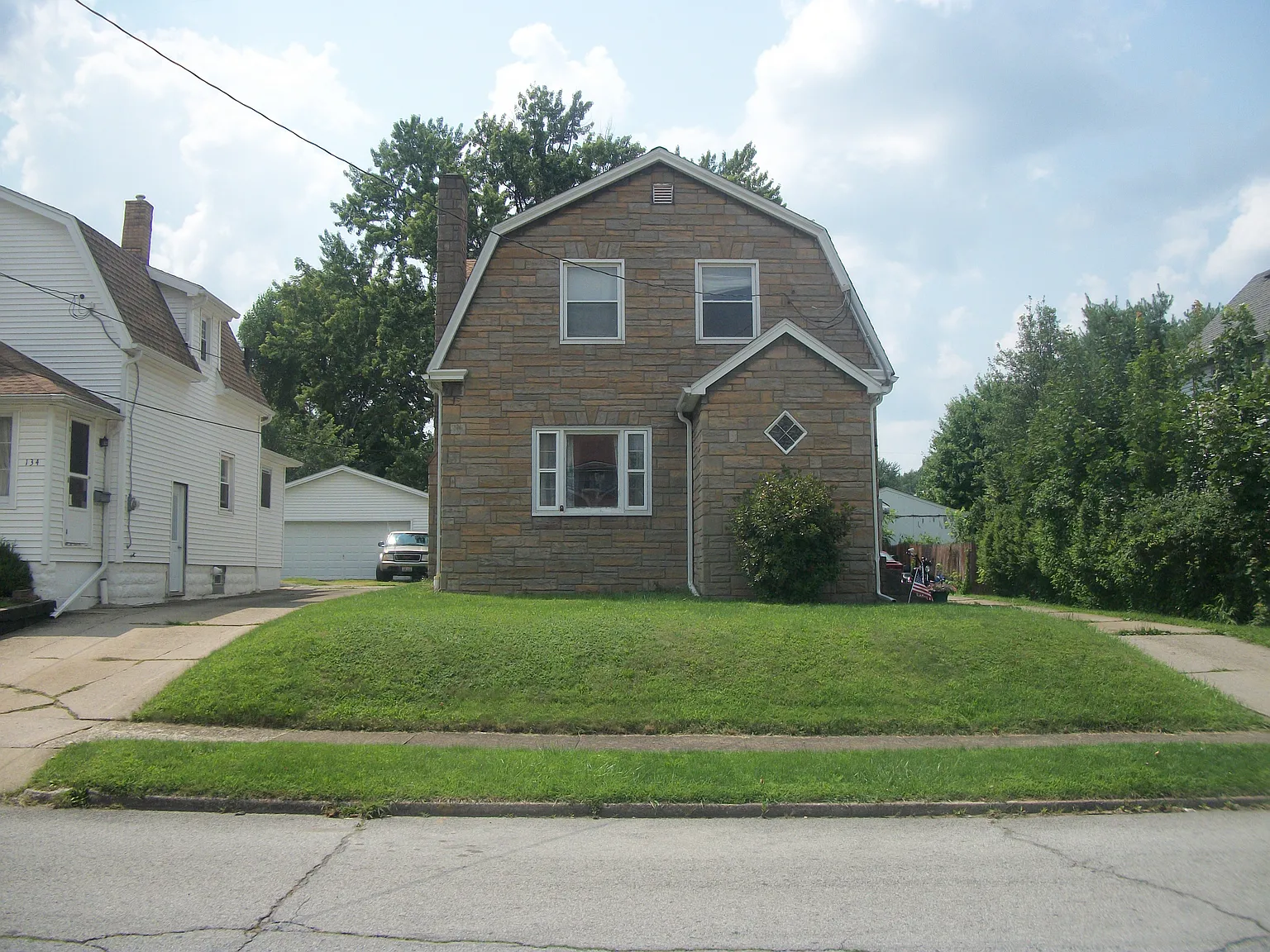 138 Millet Ave photo 1