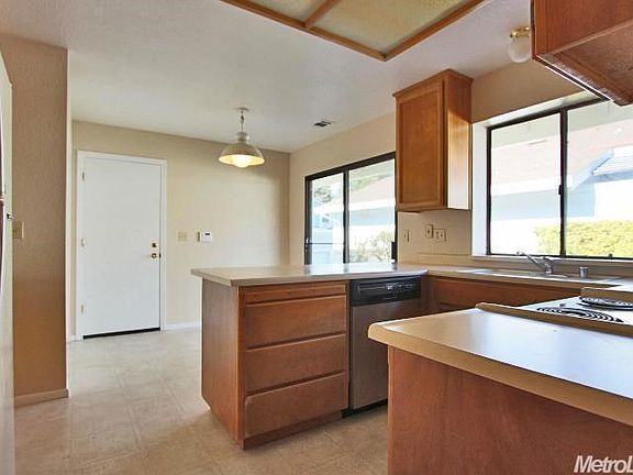 5th image of 7461 Spicewood Dr