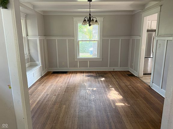 4th image of 4140 N College Ave