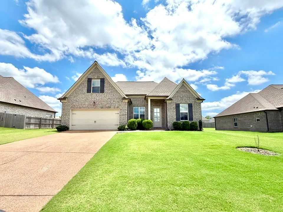 35 Birkdale Dr