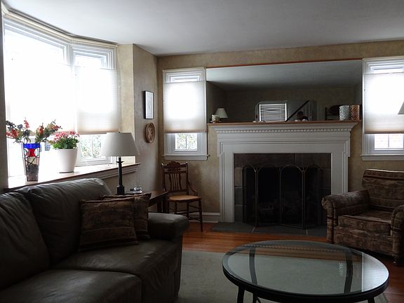 1st floor Living Room