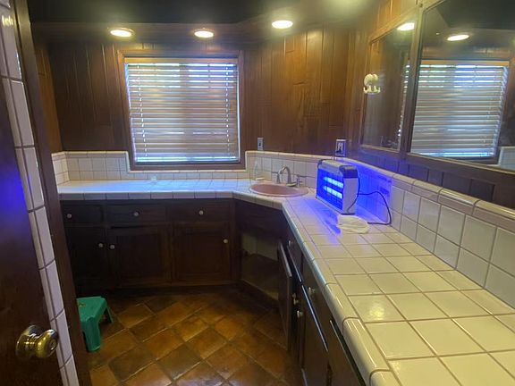5th image of 3615 E Del Mar Blvd