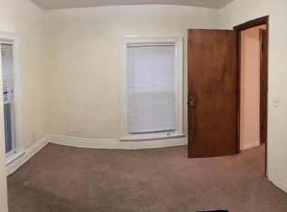 481 E Chicago St APT 3, Elgin, IL 60120