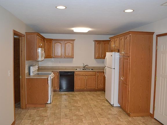 2nd image of 105 Parkside Dr