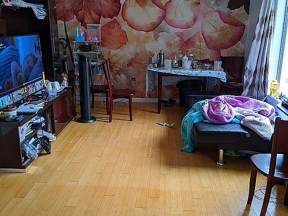 3rd image of 126 Emily Ln