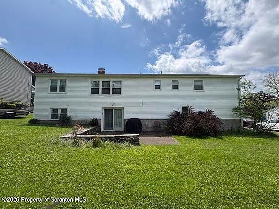 5th image of 121 Belmont Ave