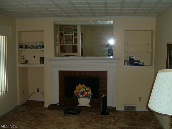 2nd image of 656 E Prospect St