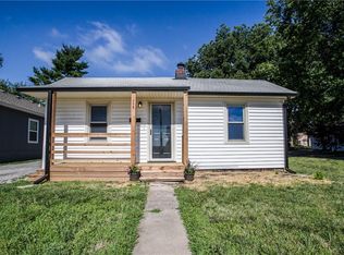 205 NW 15th St, Blue Springs, MO 64015