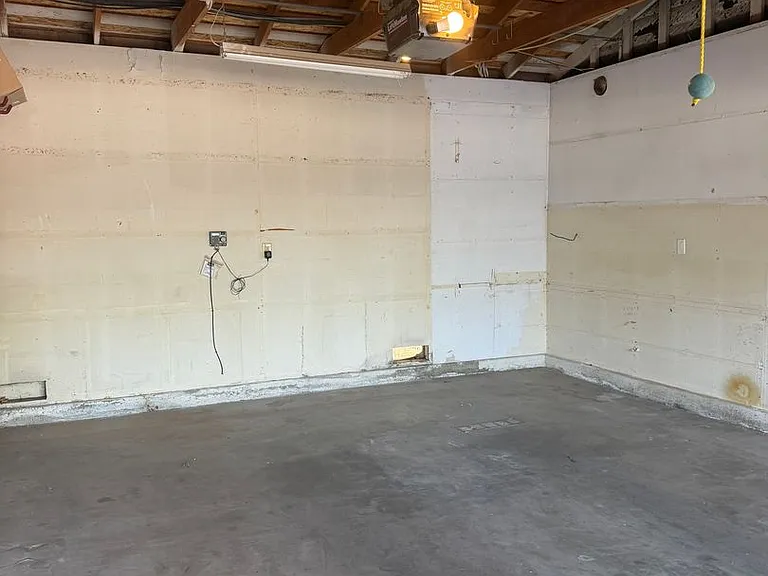 425 Corello St — Photo 12