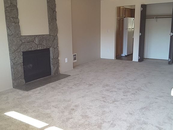 3rd image of 17527 83rd Pl NE APT E
