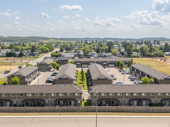 5306 47th St, Cold Lake, AB T9M 0J7