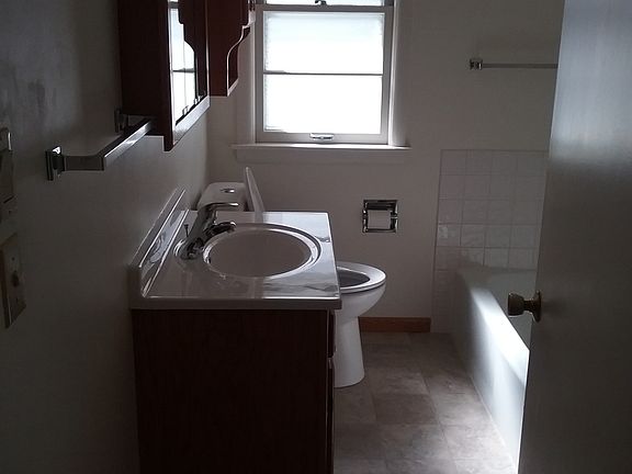 Upstairs bathroom 
