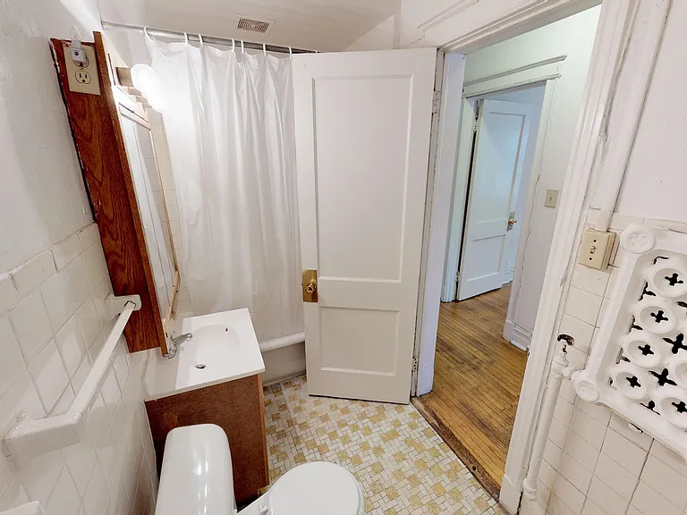 1902 E Linnwood Ave — Photo 10